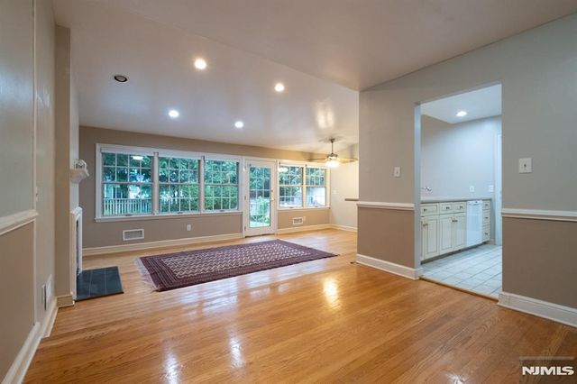 238 Emmett Place, Ridgewood, NJ 07450