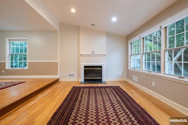 238 Emmett Place, Ridgewood, NJ 07450