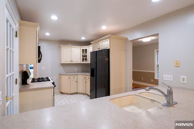 238 Emmett Place, Ridgewood, NJ 07450