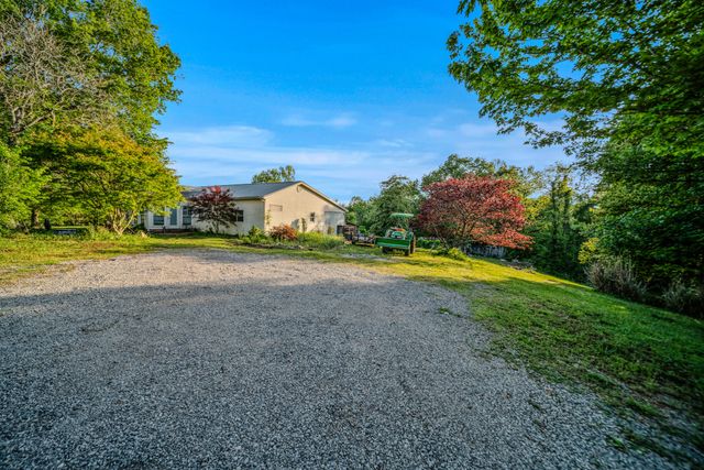 2000 Myers Cove Rd, Mcminnville, TN 37110