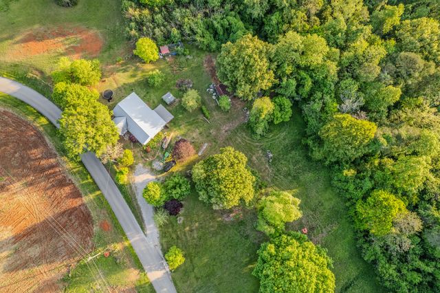 2000 Myers Cove Rd, Mcminnville, TN 37110