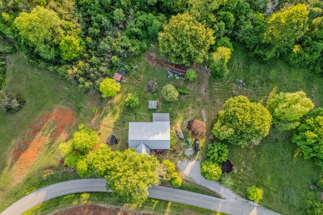 2000 Myers Cove Rd, Mcminnville, TN 37110
