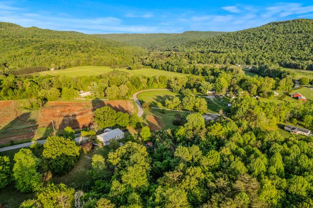 2000 Myers Cove Rd, Mcminnville, TN 37110