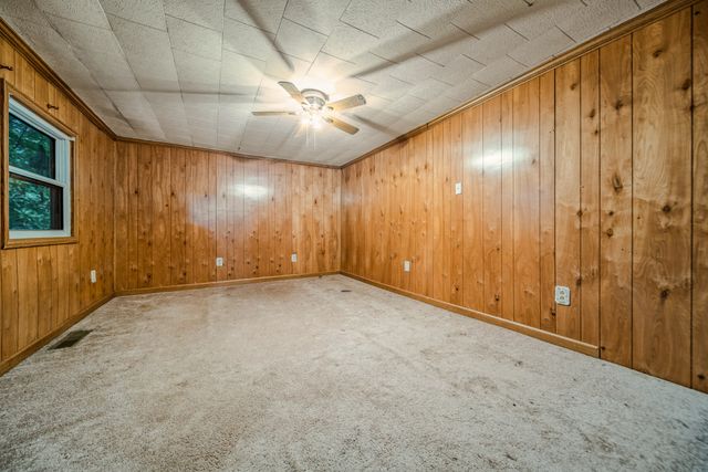 2000 Myers Cove Rd, Mcminnville, TN 37110