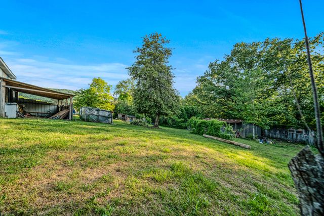 2000 Myers Cove Rd, Mcminnville, TN 37110