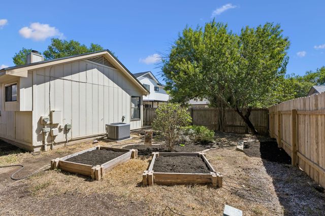 2411 Dowd LN, Austin, TX 78728