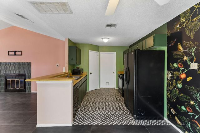 2411 Dowd LN, Austin, TX 78728