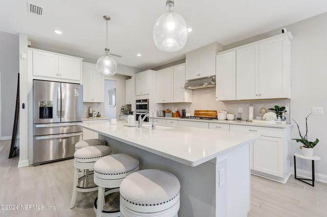 295 MORNING MIST Lane, St. Johns, FL 32259