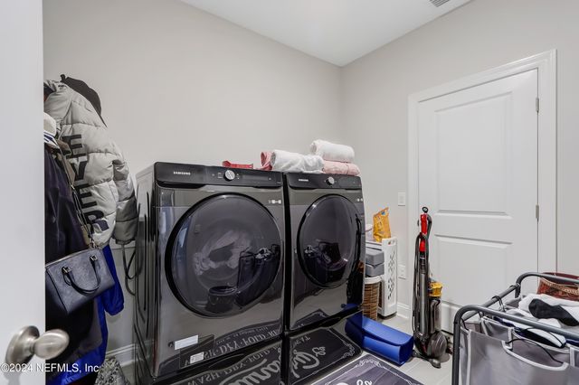 295 MORNING MIST Lane, St. Johns, FL 32259