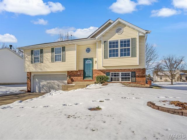 65 Ashbrooke, Troy, IL 62294