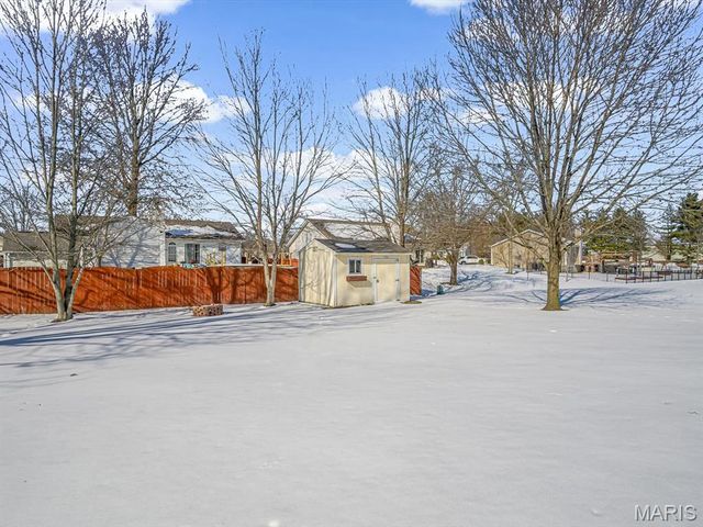 65 Ashbrooke, Troy, IL 62294