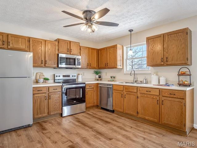 65 Ashbrooke, Troy, IL 62294