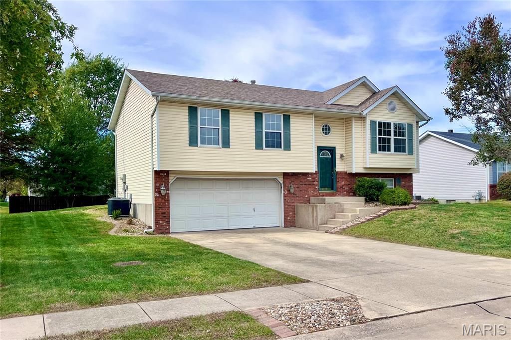 65 Ashbrooke, Troy, IL 62294