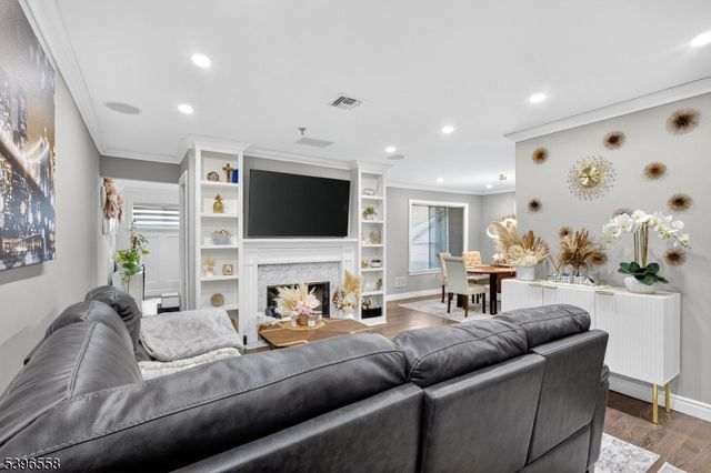 20 Mcchesney Ct, West Orange Twp., NJ 07052