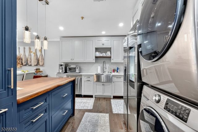 20 Mcchesney Ct, West Orange Twp., NJ 07052