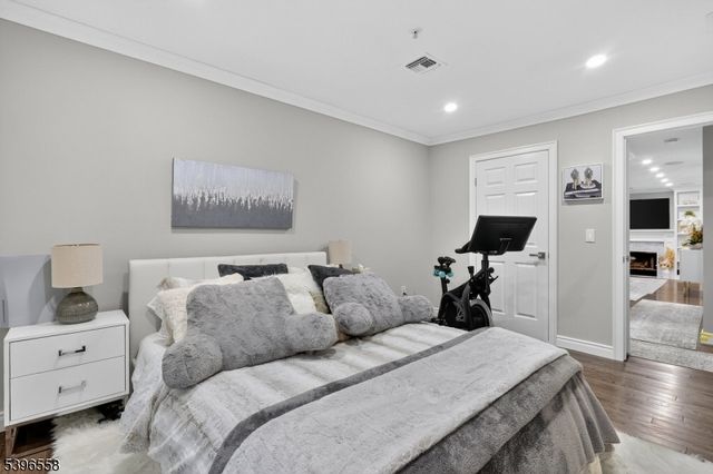 20 Mcchesney Ct, West Orange Twp., NJ 07052