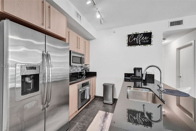 79 SW 12th St 3608-S, Miami, FL 33130