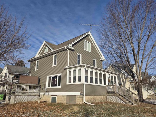 219 Spring Street, Fox Lake, WI 53933