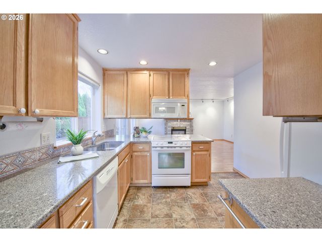 1315 Ne ZACHARY St, Hillsboro, OR 97124