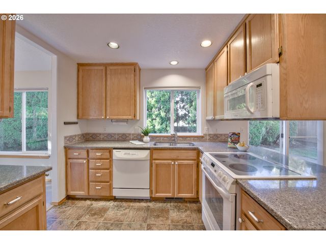1315 Ne ZACHARY St, Hillsboro, OR 97124