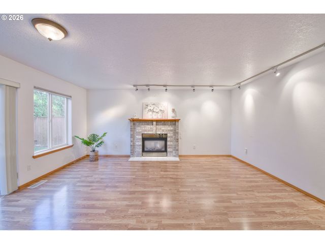 1315 Ne ZACHARY St, Hillsboro, OR 97124