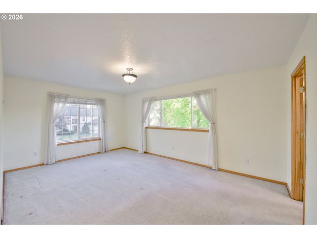 1315 Ne ZACHARY St, Hillsboro, OR 97124