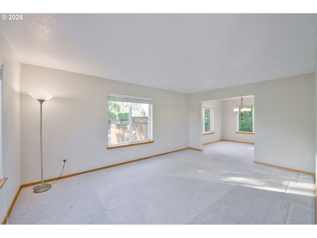 1315 Ne ZACHARY St, Hillsboro, OR 97124