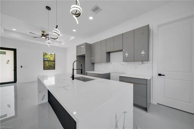 1923 Johns AVE, Lehigh Acres, FL 33972