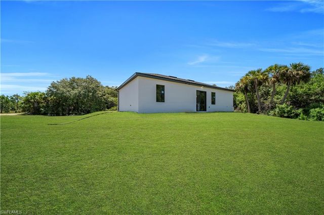 1923 Johns AVE, Lehigh Acres, FL 33972