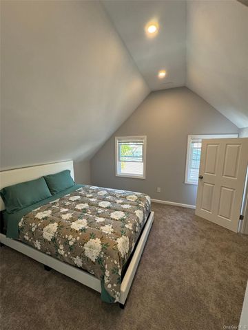 17 Windmill Lane, Levittown, NY 11756