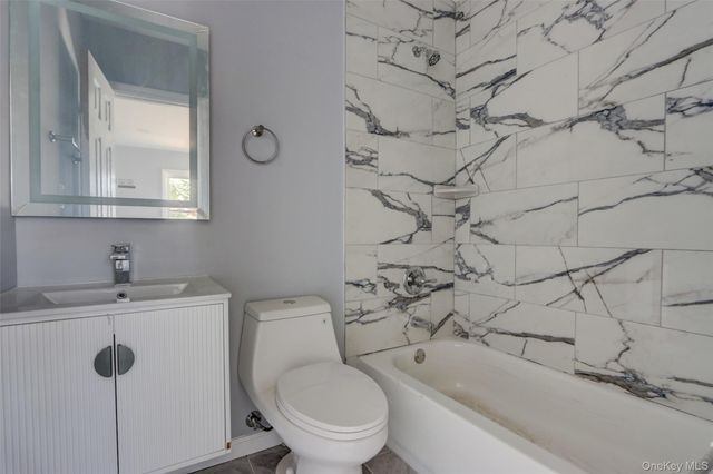 17 Windmill Lane, Levittown, NY 11756