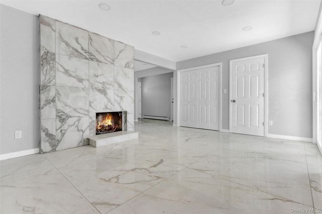 17 Windmill Lane, Levittown, NY 11756