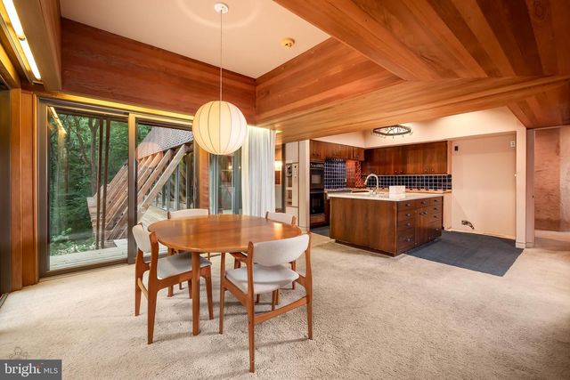 2300 S CEDAR CREST BLVD, Allentown, PA 18103