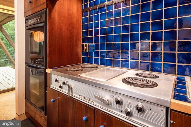 2300 S CEDAR CREST BLVD, Allentown, PA 18103