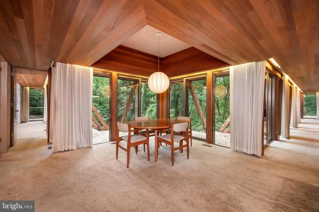 2300 S CEDAR CREST BLVD, Allentown, PA 18103