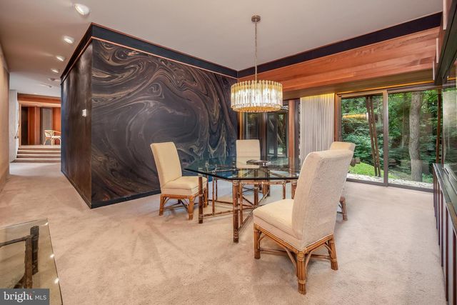 2300 S CEDAR CREST BLVD, Allentown, PA 18103