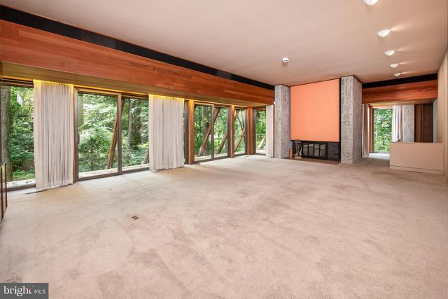 2300 S CEDAR CREST BLVD, Allentown, PA 18103