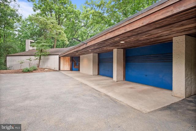 2300 S CEDAR CREST BLVD, Allentown, PA 18103