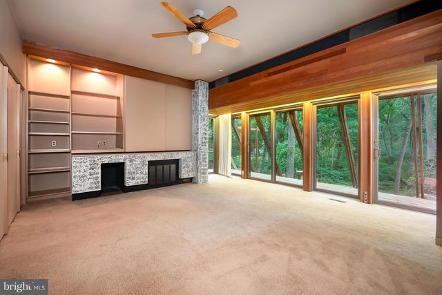 2300 S CEDAR CREST BLVD, Allentown, PA 18103