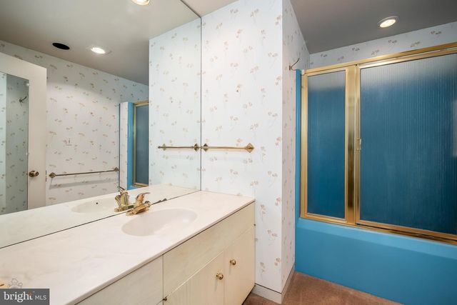 2300 S CEDAR CREST BLVD, Allentown, PA 18103