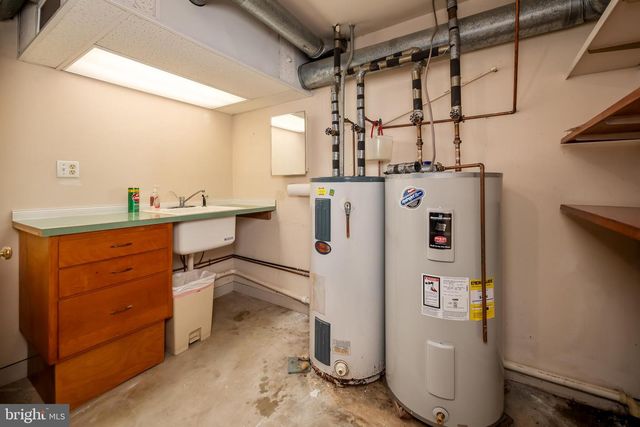 2300 S CEDAR CREST BLVD, Allentown, PA 18103