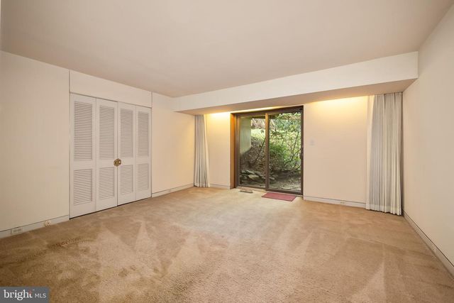 2300 S CEDAR CREST BLVD, Allentown, PA 18103