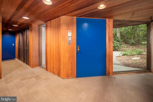 2300 S CEDAR CREST BLVD, Allentown, PA 18103