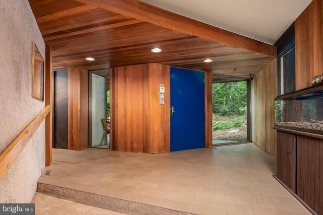 2300 S CEDAR CREST BLVD, Allentown, PA 18103