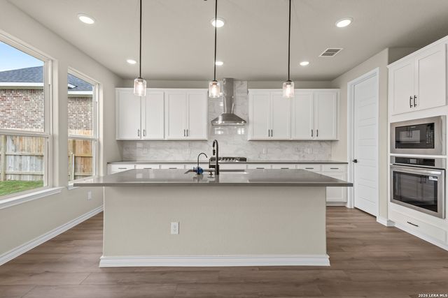 127 Highland Park, Castroville, TX 78009
