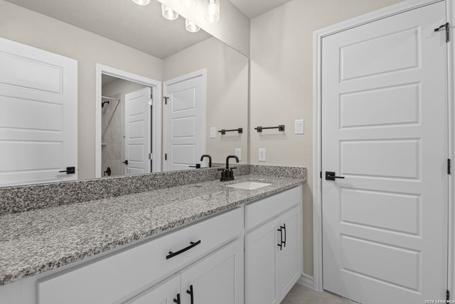 127 Highland Park, Castroville, TX 78009