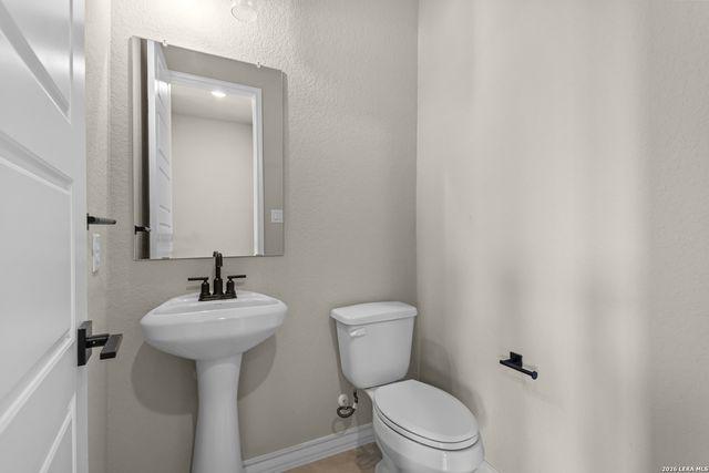 127 Highland Park, Castroville, TX 78009