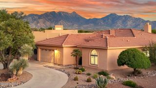 810 E Josephine Canyon Drive, Green Valley, AZ 85614