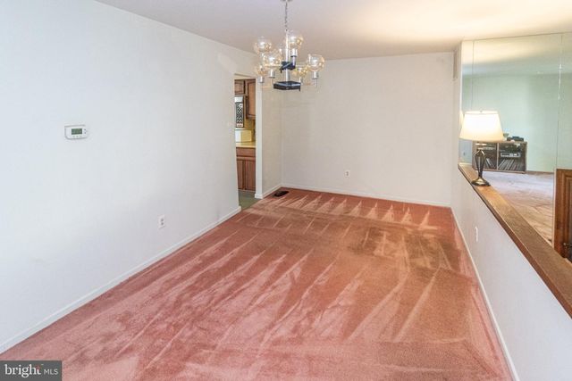 932 KINGS CRFT, Cherry Hill, NJ 08034