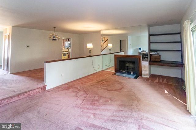 932 KINGS CRFT, Cherry Hill, NJ 08034